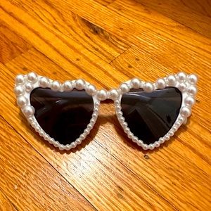 NEW Pearl heart-shaped bridal sunglasses